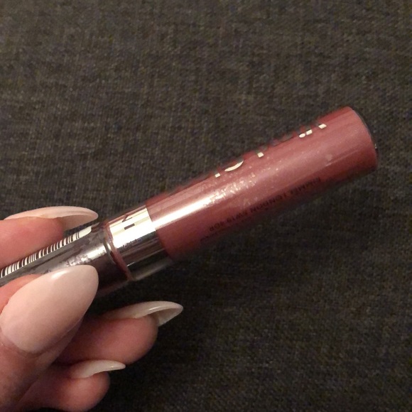 Lip gloss - Picture 2 of 2